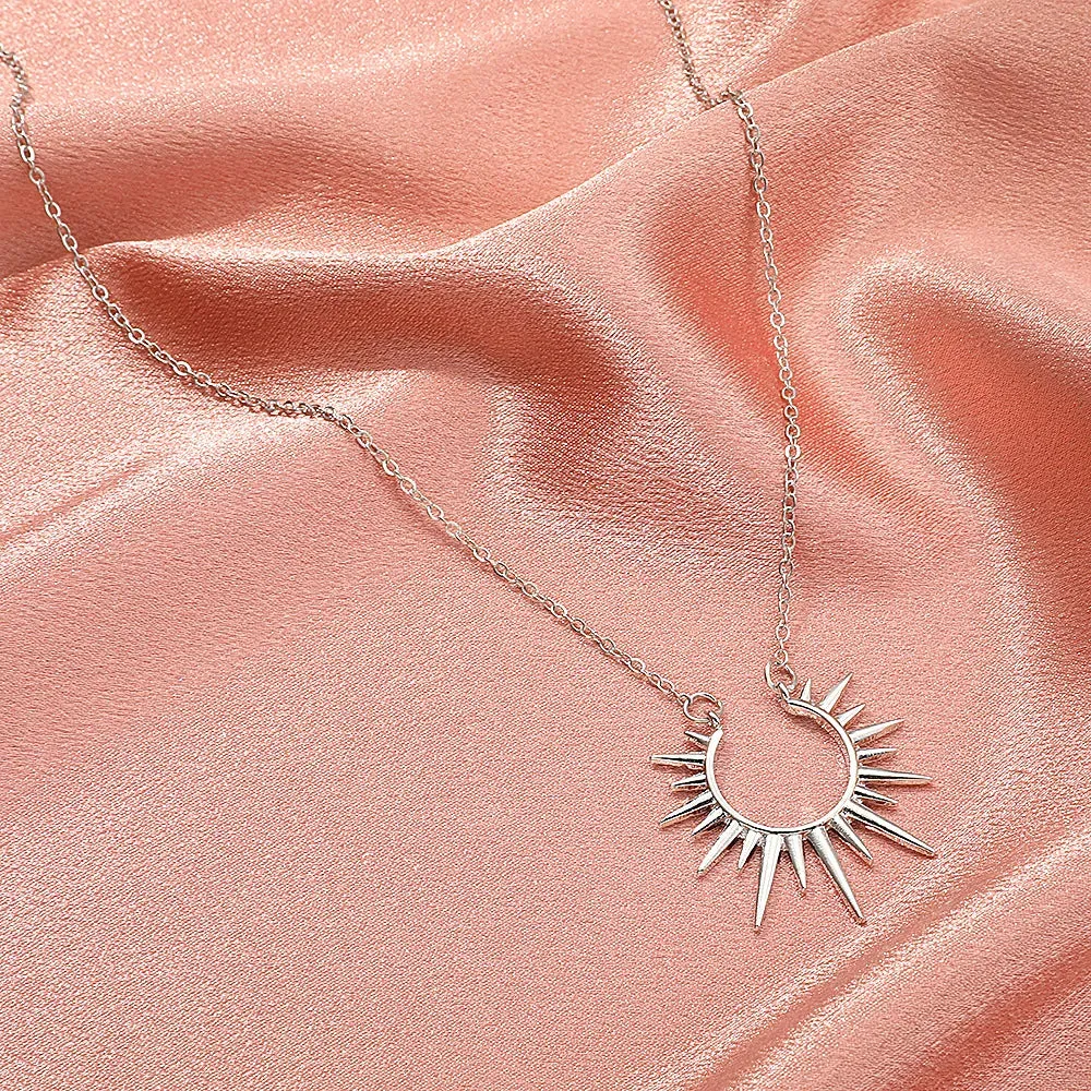 Gold Hollow Geometric Sun Pendant Necklace – Vintage Party Jewelry Gift for Women