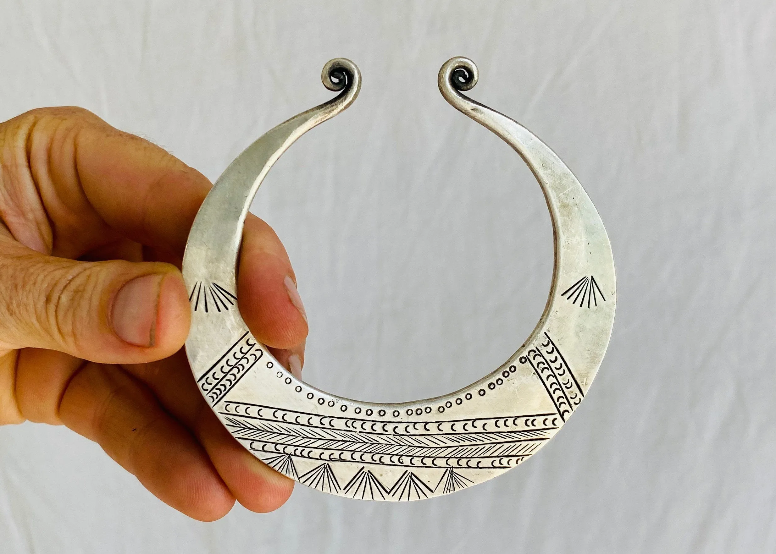 SINGLE Miao Hmong Bangle. China